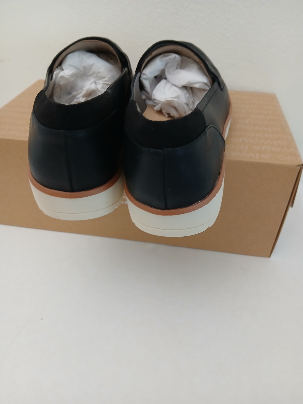 Black Women's Slip-On Loafers - Comfortable Casual Shoe Size 6/ 6.5M $40 - Picture 2 of 11